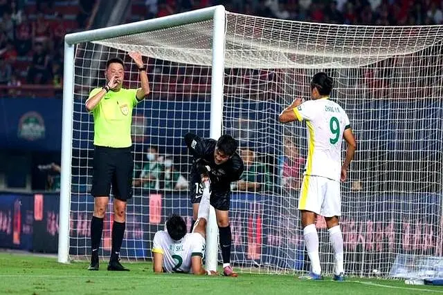 关于足球世界再掀狂潮：冠军争夺战即将打响的信息