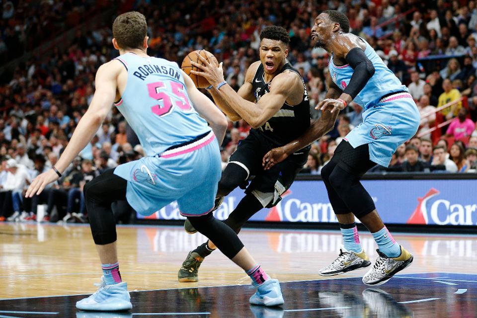 包含雄鹿横扫对手,胜利信心倍增的词条 包含雄鹿横扫对手,胜利信心倍增的词条