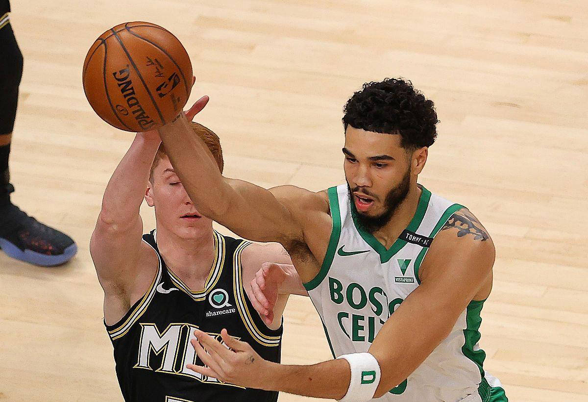 爱游戏官方-凯尔特人逆转篮网，精彩暴扣引爆全场