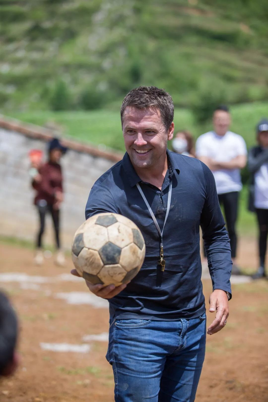 AYXapp下载-意大利足坛巨星受邀访华，开展公益活动