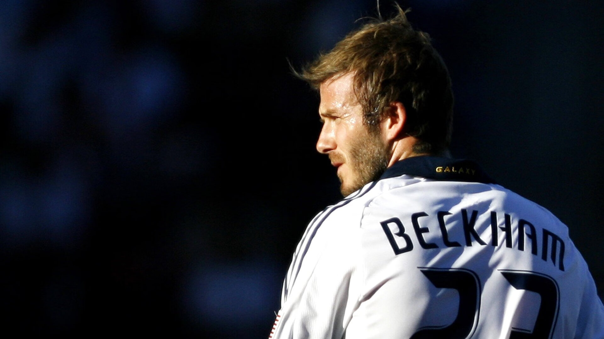 赛道与绿茵场的双重奏，F1揭幕战悬念与曼联的德国征服记