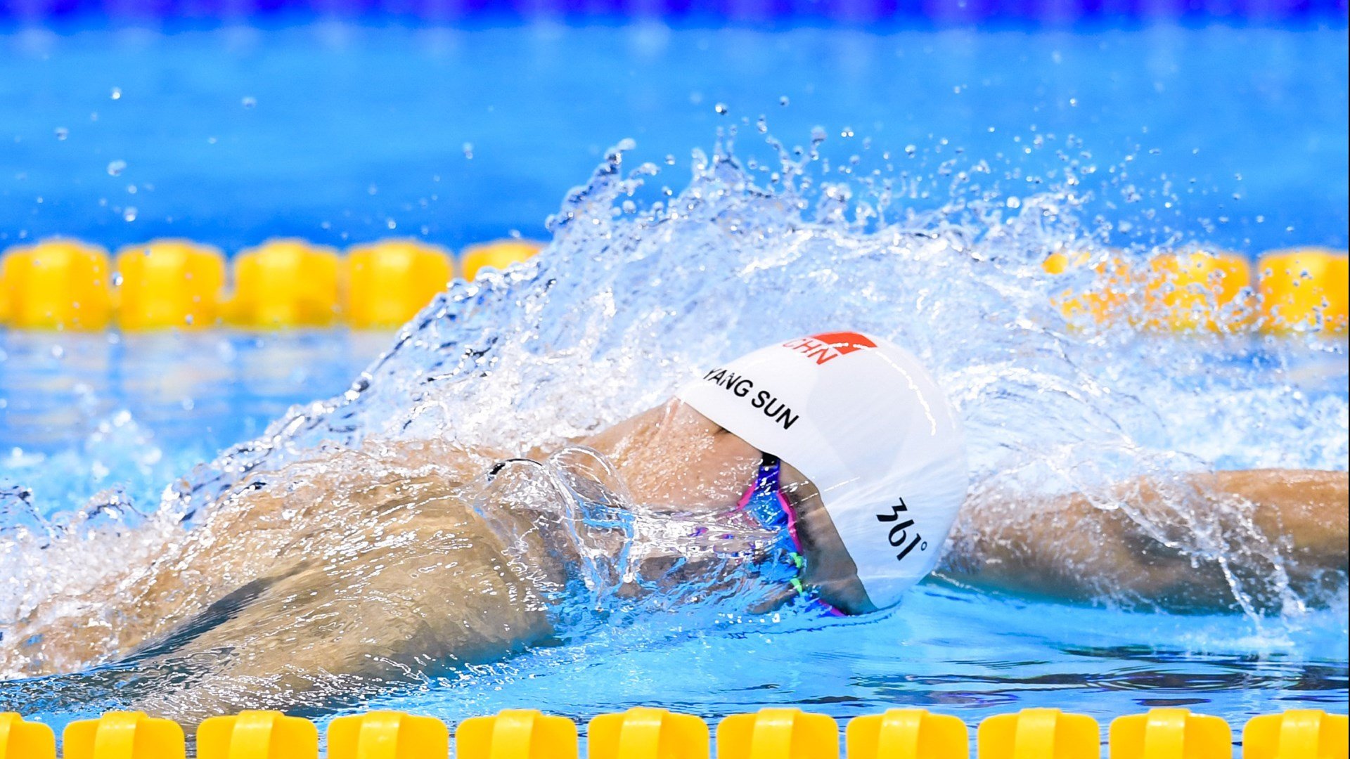 从墨尔本奇迹到伦敦救赎，辛纳的澳网翻盘与拉沃尔杯高光，定义新一代网球的韧性美学